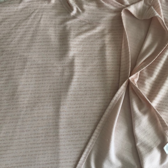 VICTORIA SECRET PONCHO HOODIE. - Picture 8 of 8